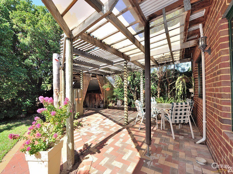 82 Safety Bay Road, Shoalwater WA 6169