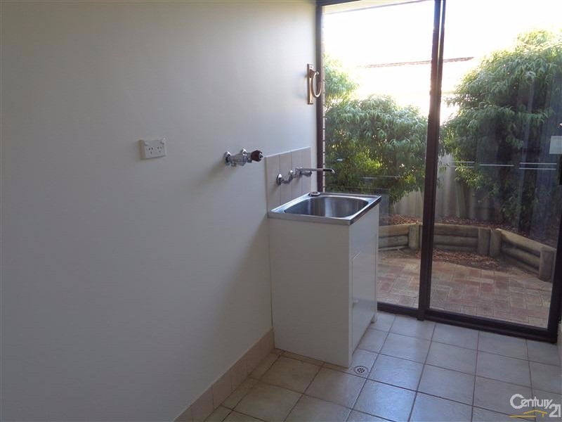 521 Safety Bay Road, Waikiki WA 6169