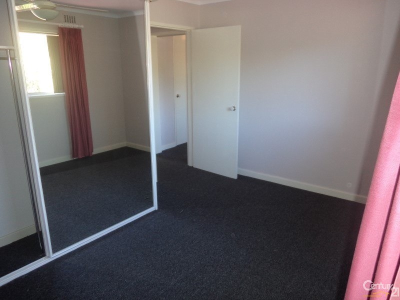 13/14 Canham Way, Orelia WA 6167