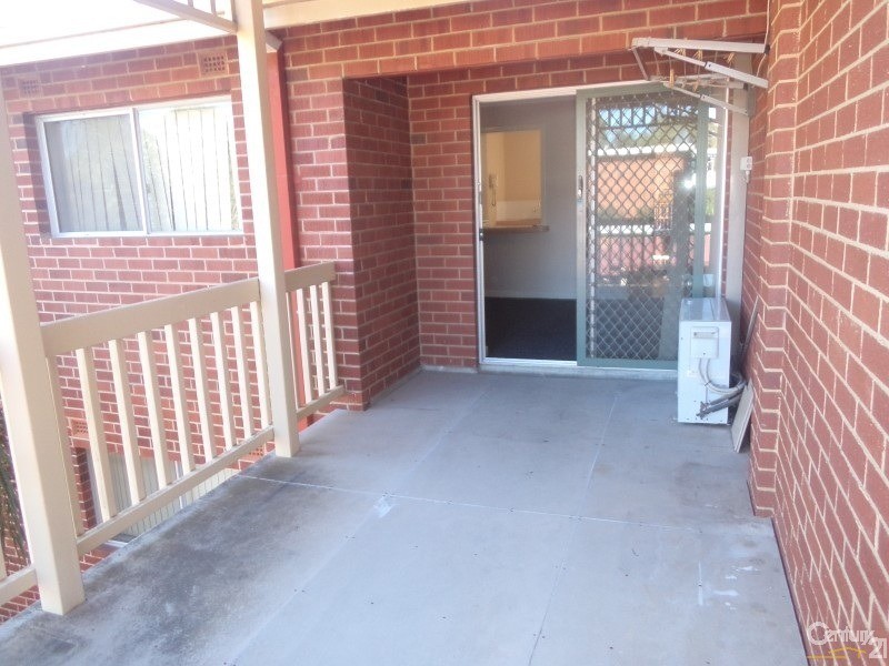 13/14 Canham Way, Orelia WA 6167