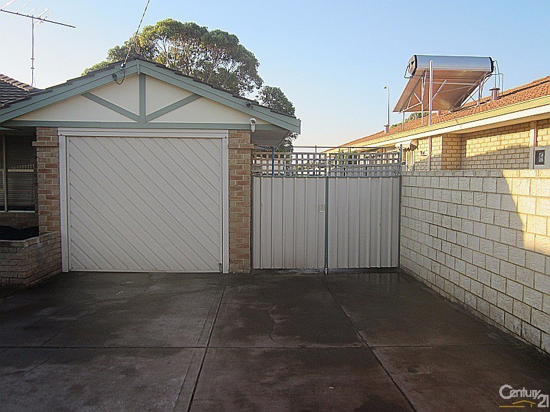 43 Kurrajong Road, Safety Bay WA 6169