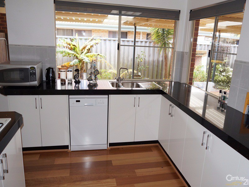 46 Montebourg Meander, Port Kennedy WA 6172