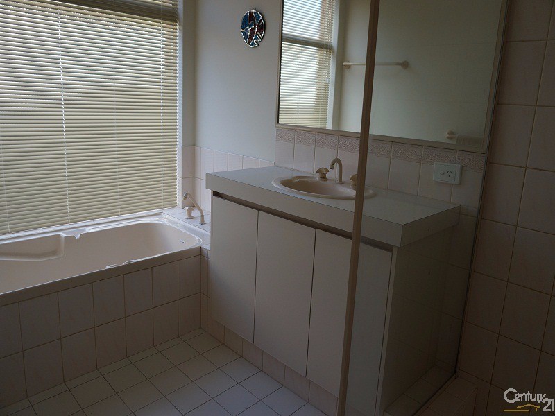 46 Montebourg Meander, Port Kennedy WA 6172