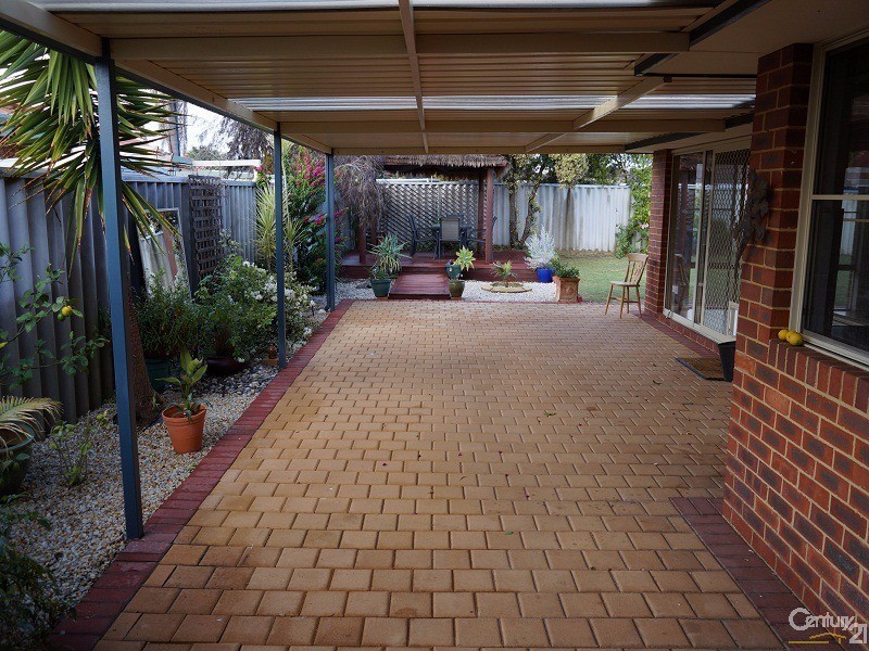 46 Montebourg Meander, Port Kennedy WA 6172