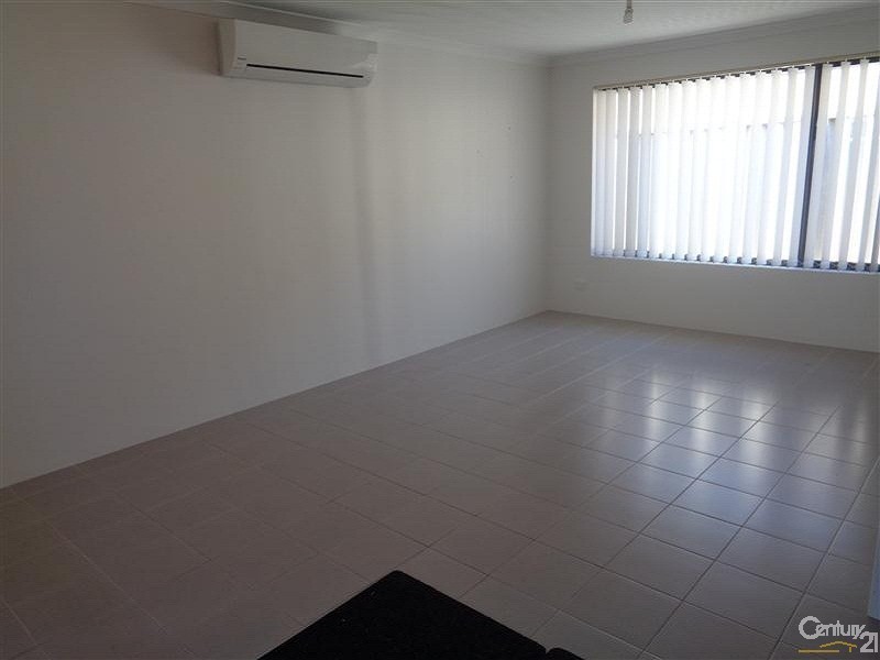 3/213 Willmott Drive, Waikiki WA 6169