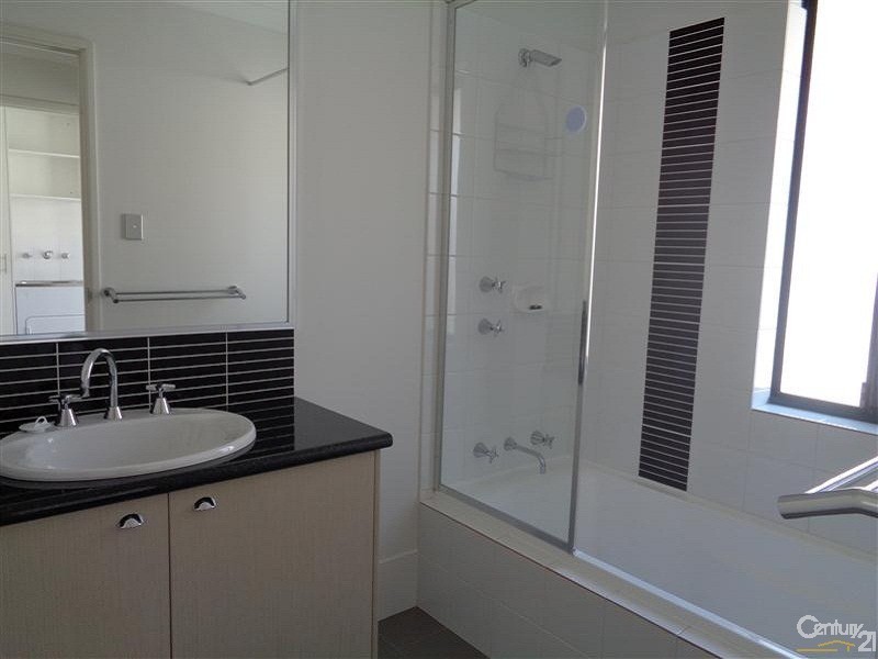 3/213 Willmott Drive, Waikiki WA 6169