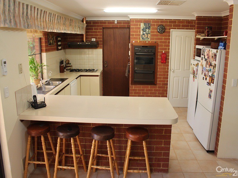 17 Hopkins Place, Waikiki WA 6169