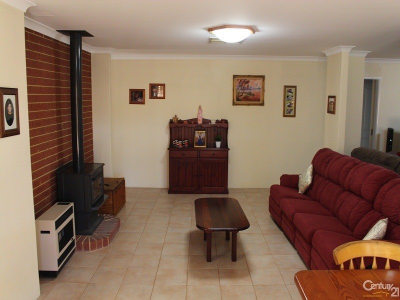 17 Hopkins Place, Waikiki WA 6169