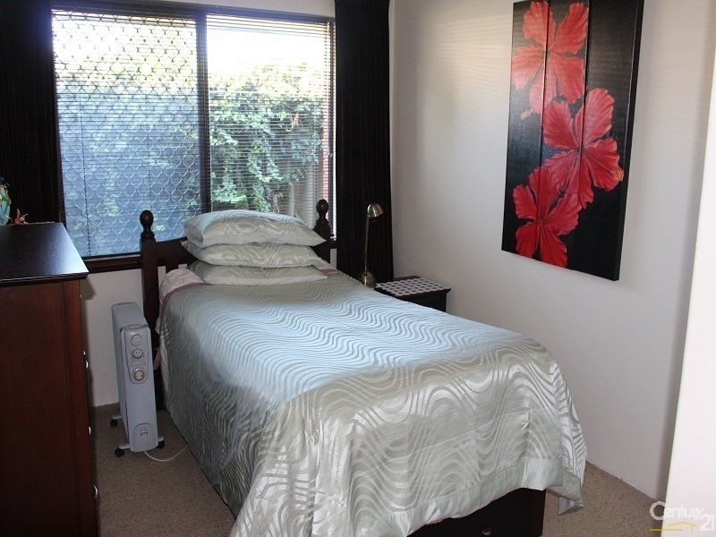 17 Hopkins Place, Waikiki WA 6169