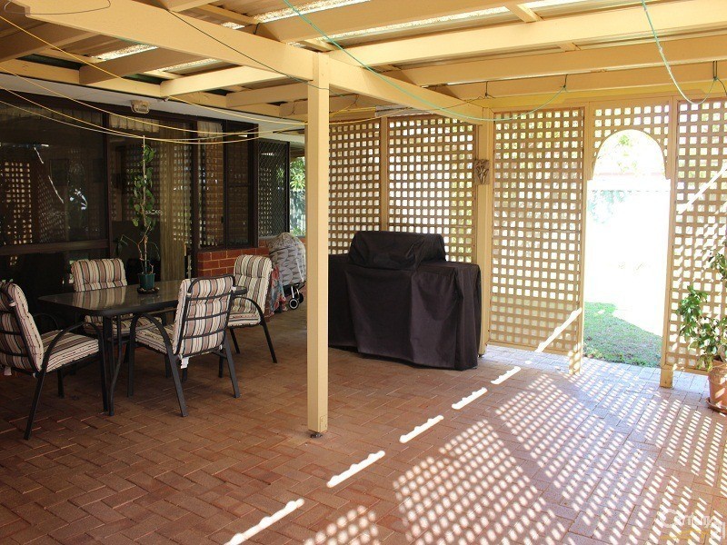 17 Hopkins Place, Waikiki WA 6169