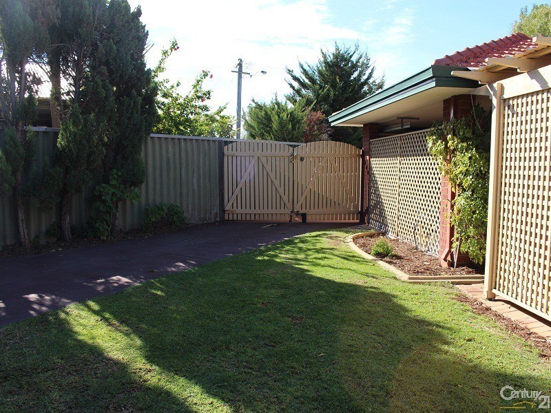 17 Hopkins Place, Waikiki WA 6169