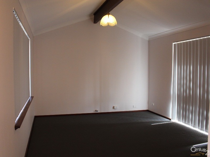 81 Council Avenue, Rockingham WA 6168