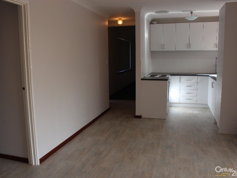 81 Council Avenue, Rockingham WA 6168