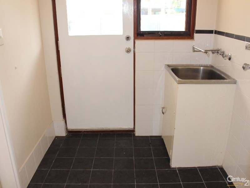 81 Council Avenue, Rockingham WA 6168