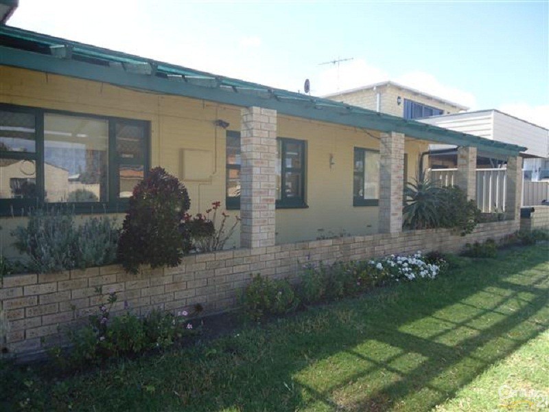 9A Bay View Street, Rockingham WA 6168