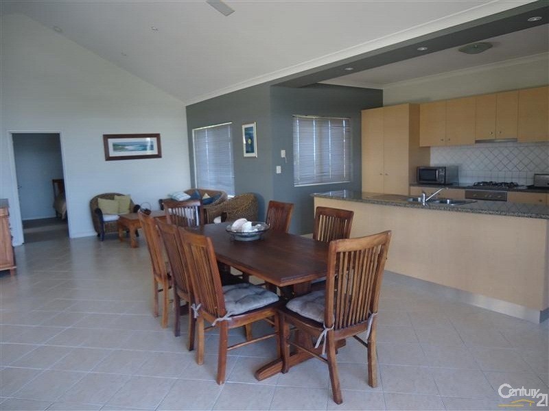 8 Weld Street, Rockingham WA 6168