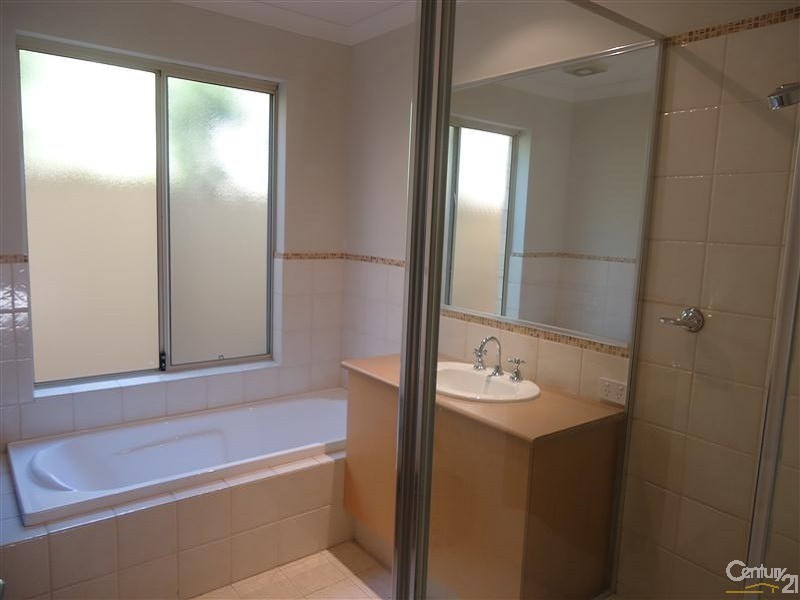 8 Weld Street, Rockingham WA 6168