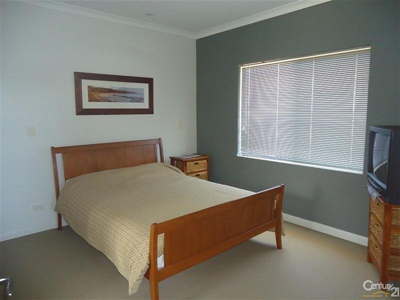 8 Weld Street, Rockingham WA 6168