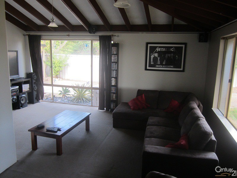 59 Kurrajong Road, Safety Bay WA 6169