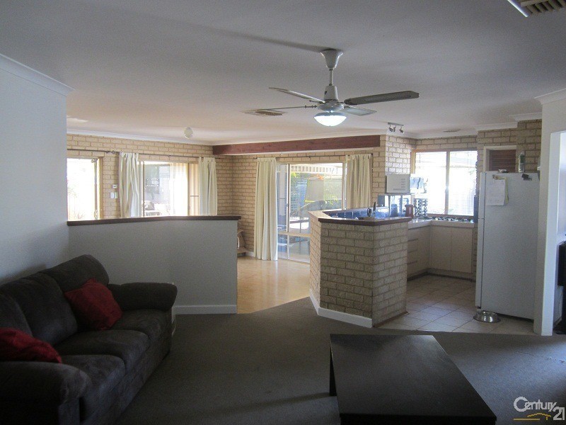 59 Kurrajong Road, Safety Bay WA 6169