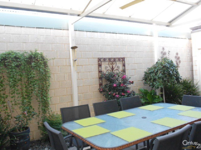 18 Roe Street, Rockingham WA 6168