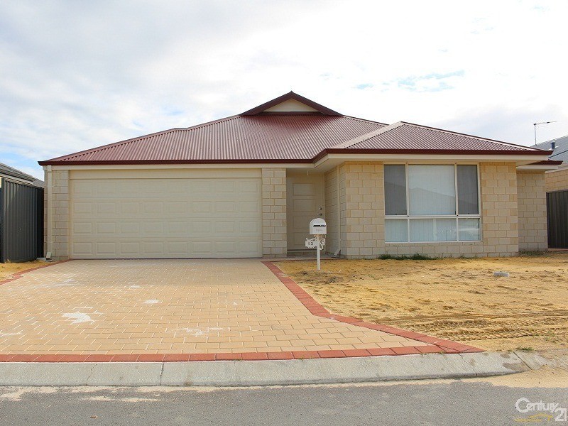 63 Bottlenose Circuit, Waikiki WA 6169