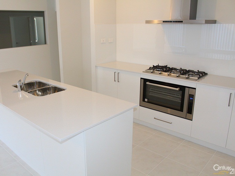 63 Bottlenose Circuit, Waikiki WA 6169