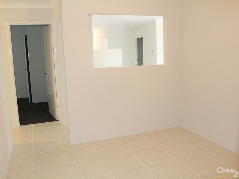 63 Bottlenose Circuit, Waikiki WA 6169