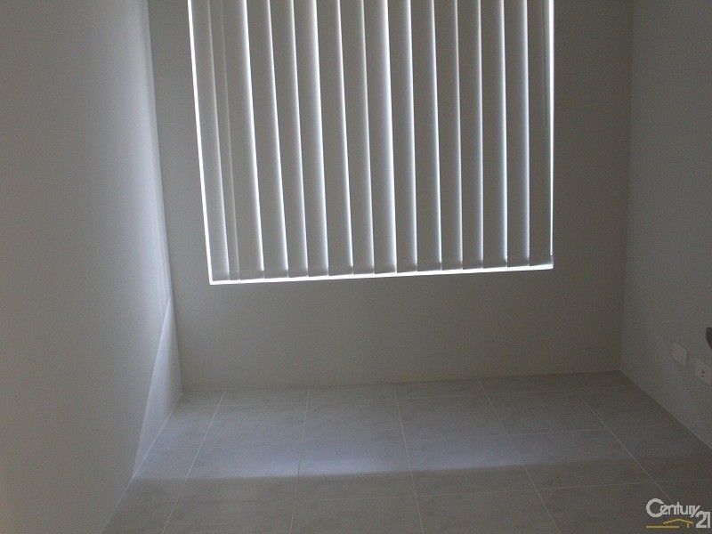 63 Bottlenose Circuit, Waikiki WA 6169