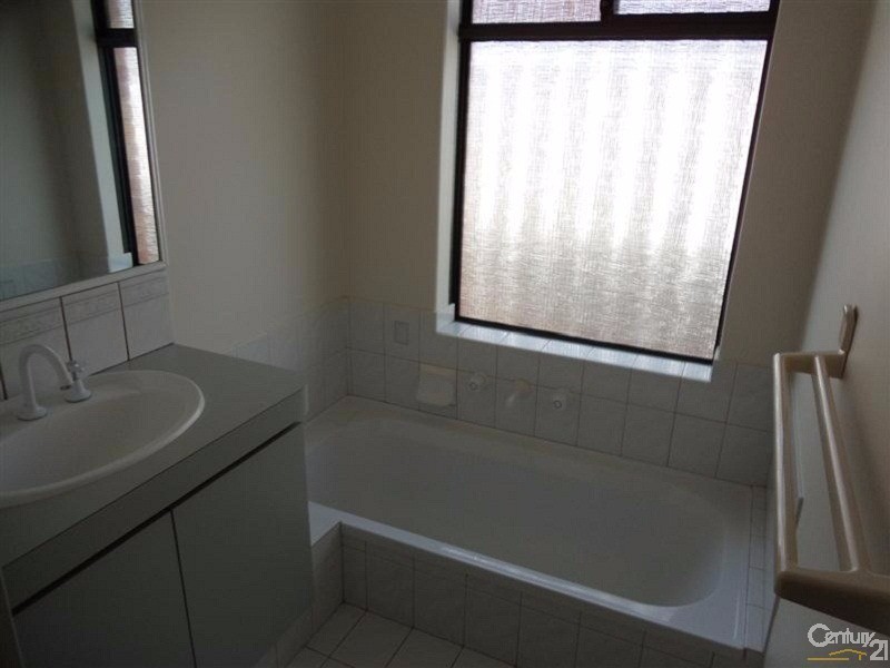 5/83 Woodbridge Drive, Cooloongup WA 6168