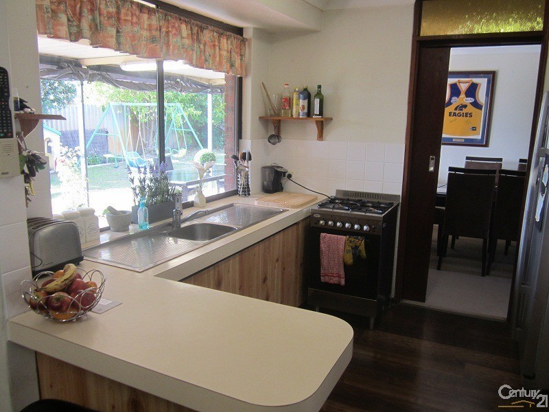 10 Falcon Street, Rockingham WA 6168