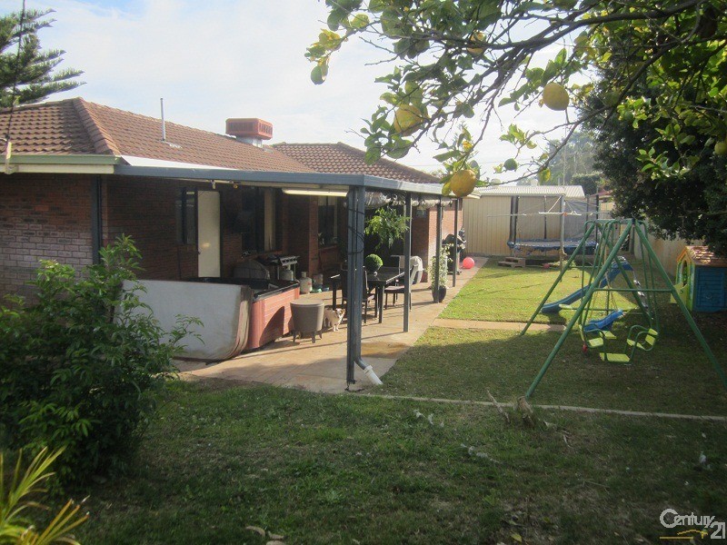 10 Falcon Street, Rockingham WA 6168