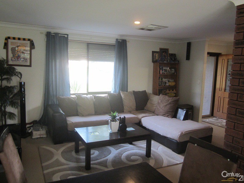 10 Falcon Street, Rockingham WA 6168