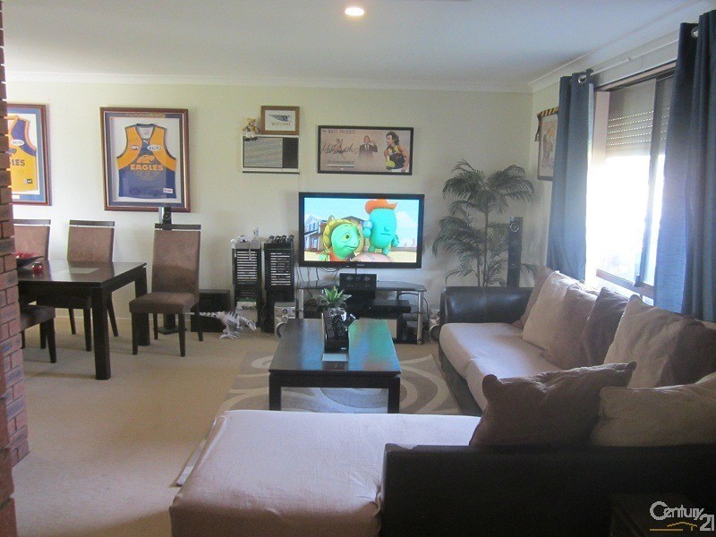 10 Falcon Street, Rockingham WA 6168