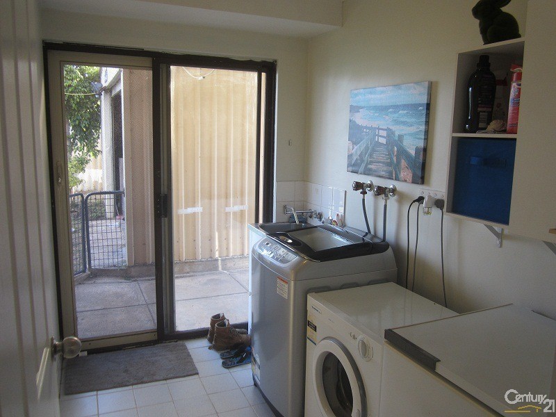 10 Falcon Street, Rockingham WA 6168