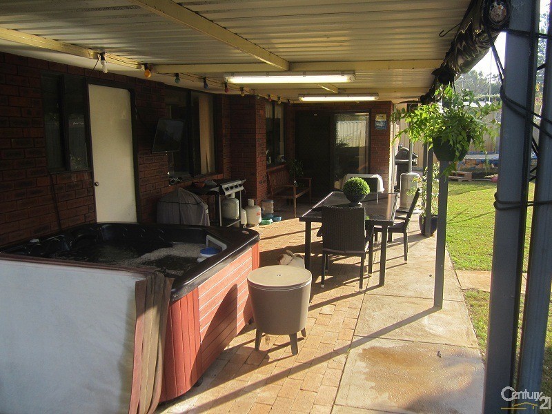 10 Falcon Street, Rockingham WA 6168