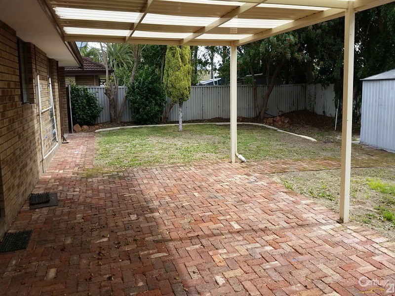 81 Council Avenue, Rockingham WA 6168