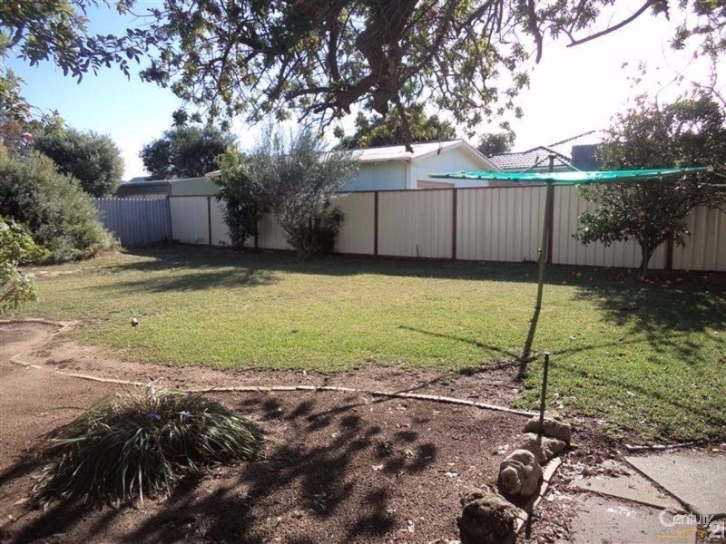 5 Catherine Street, Safety Bay WA 6169