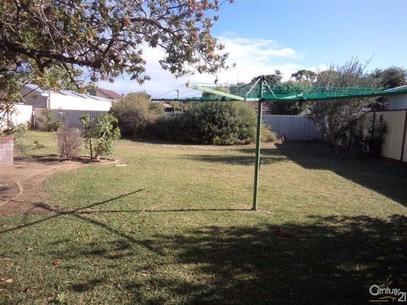 5 Catherine Street, Safety Bay WA 6169