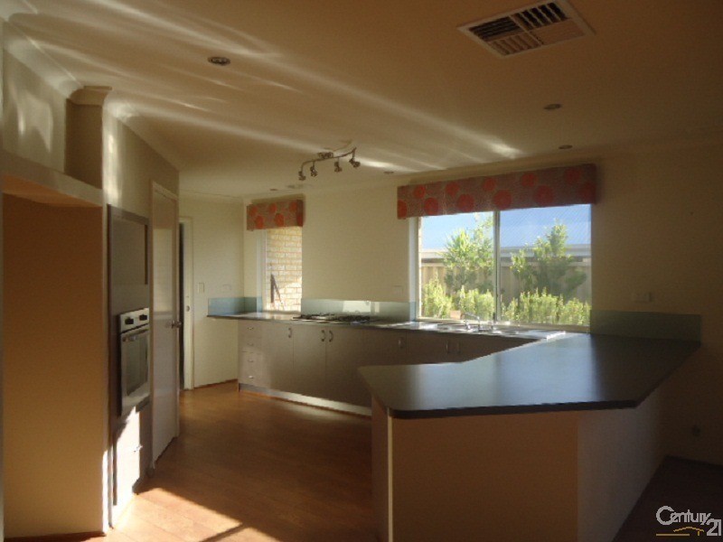 32 Arrowwood Loop, Secret Harbour WA 6173