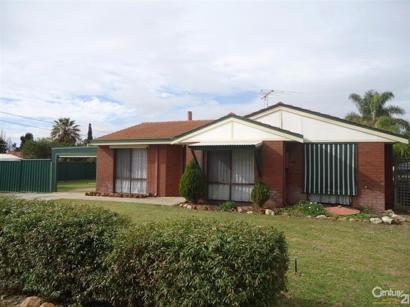 8 Knowle Way, Warnbro WA 6169