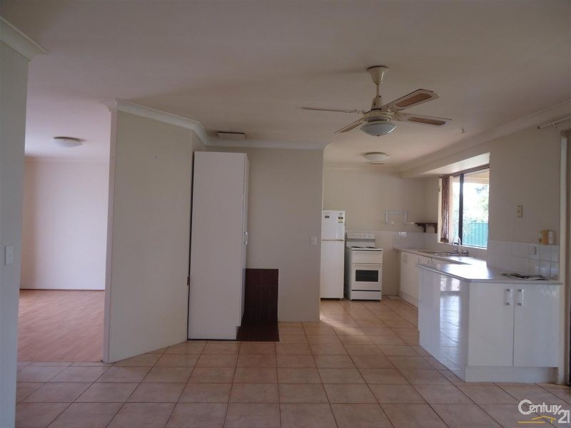 8 Knowle Way, Warnbro WA 6169