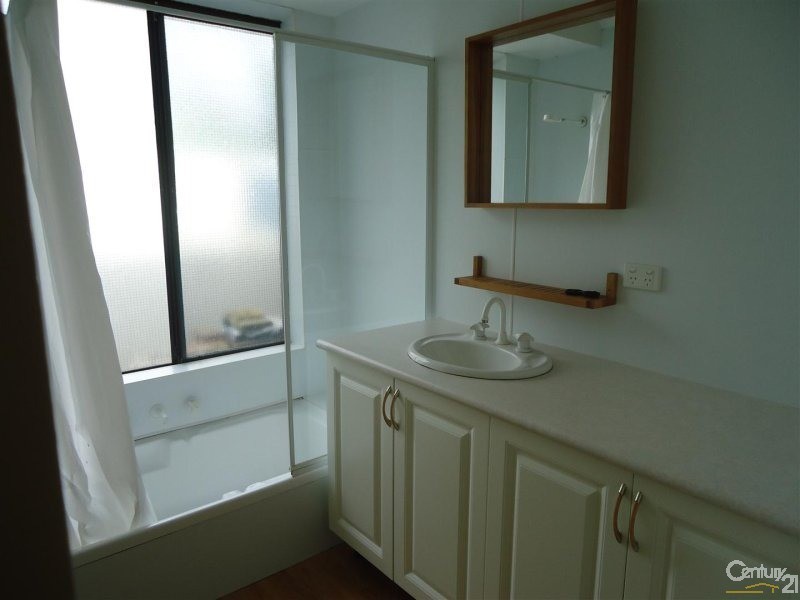 8 Knowle Way, Warnbro WA 6169