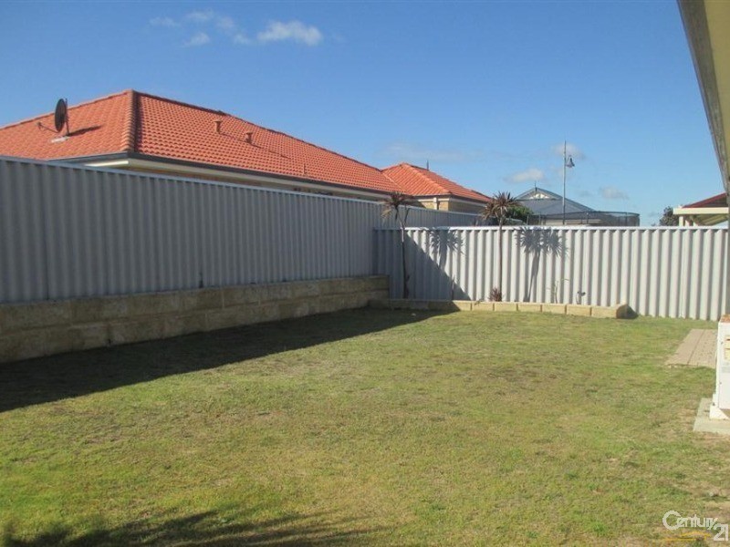 5 Harney Road, Secret Harbour WA 6173