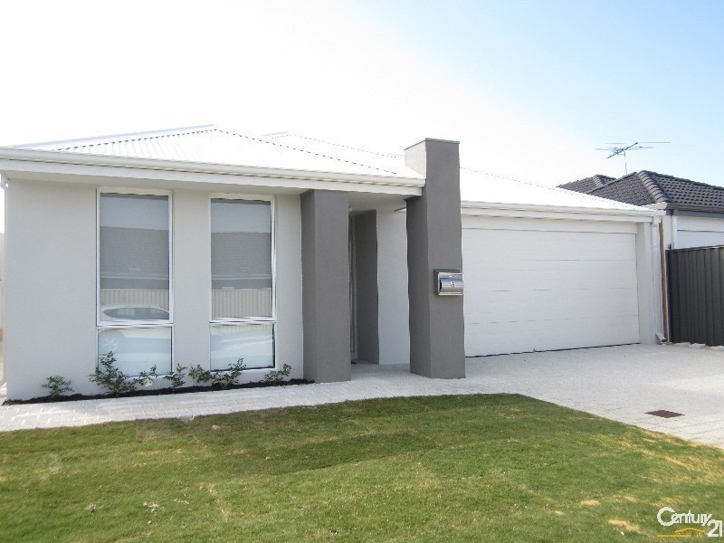 6 Indee Pass, Secret Harbour WA 6173