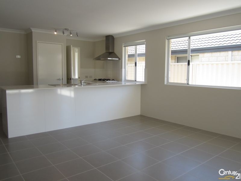 6 Indee Pass, Secret Harbour WA 6173