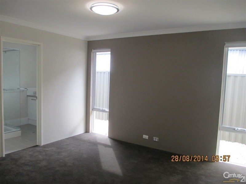 6 Indee Pass, Secret Harbour WA 6173