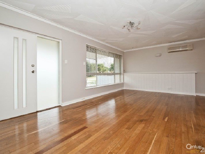 32 Wavelea Street, Safety Bay WA 6169