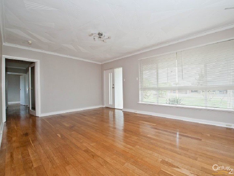 32 Wavelea Street, Safety Bay WA 6169