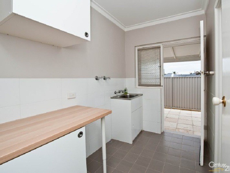 32 Wavelea Street, Safety Bay WA 6169